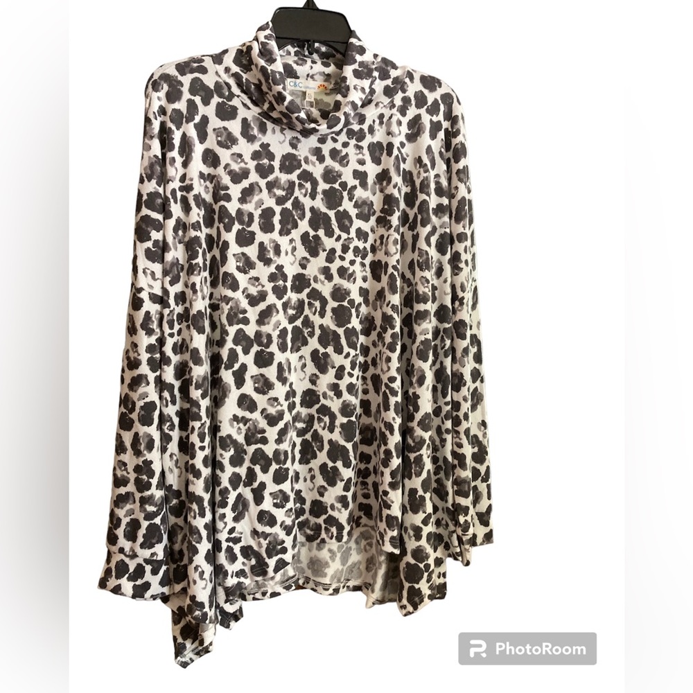 C&C California Black and White tunic.